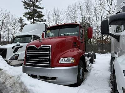 Mack Pinnacle CXP613 Day Cab Truck - Automatic