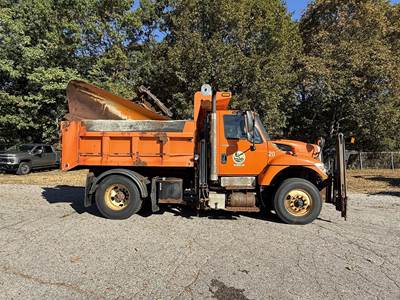 International WorkStar 7400 Dump Truck