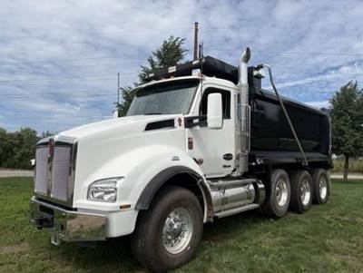 Kenworth T880 Dump Truck - Automatic