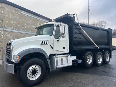 Mack Granite 64FR Dump Truck - Automatic