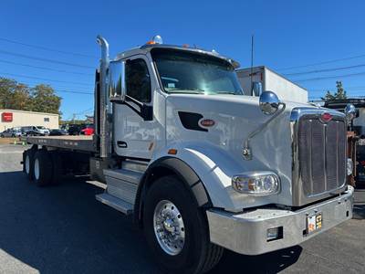 Peterbilt 567 Flatbed Truck - Manual