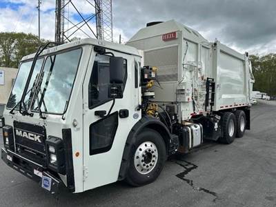 Mack LR64R Tandem Axle Garbage Truck - MP7, Automatic