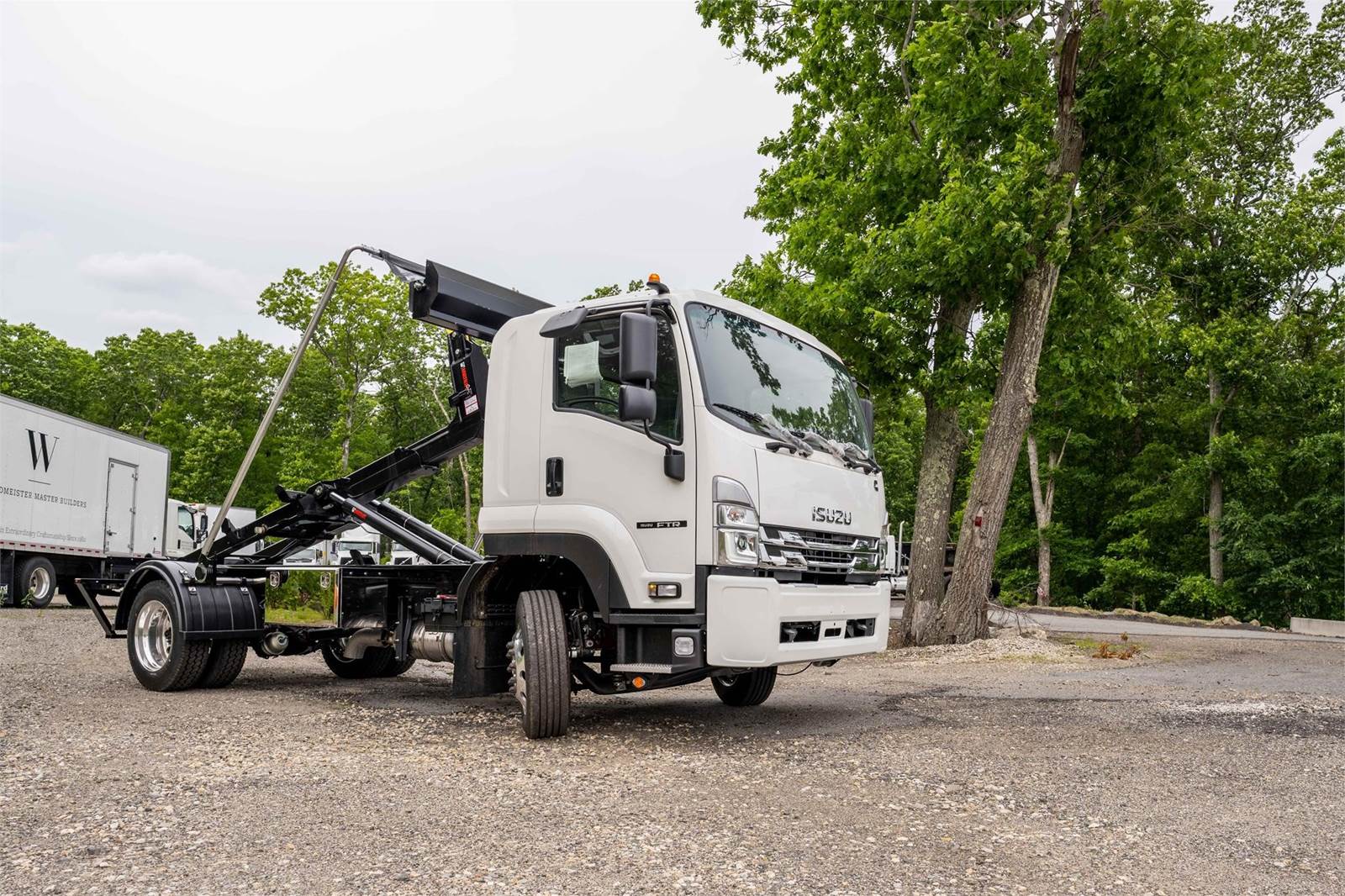 2024 Isuzu FTR Single Axle Hooklift Truck Cummins, 260HP, Automatic