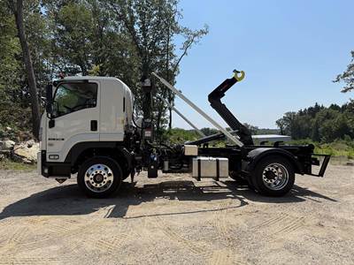 Isuzu FTR Hooklift Truck - Cummins, 260HP, Automatic
