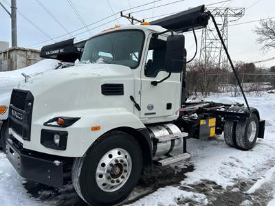 Mack MD6 Single Axle Hooklift Truck - Cummins, Automatic