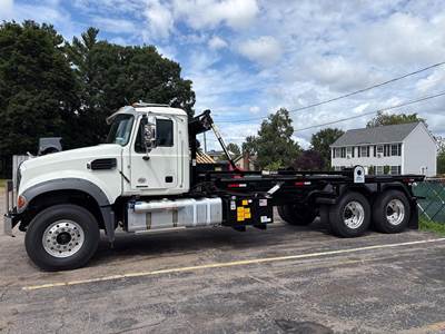 Mack Granite 64FR Roll Off Truck