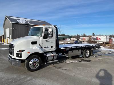 Mack MD6 Rollback Tow Truck - Cummins, 300HP
