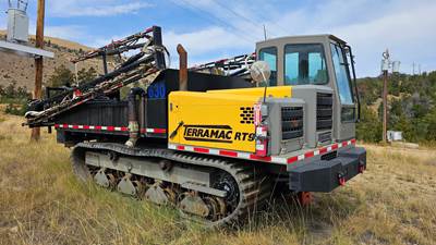2013 TERRAMAC RT9 Crawler Carrier - w/ Spray body - 350 hours only