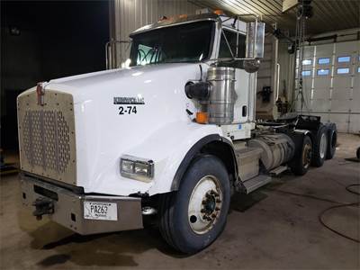 Kenworth T800 Day Cab Truck - Cummins 485HP, 13 Speed Manual - 2-74