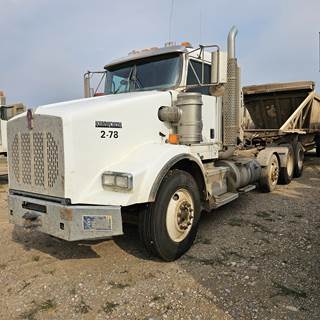 2012 Kenworth T800 4 Axle Day Cab Truck - 2-78