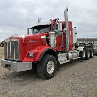 2015 Kenworth T800 Day Cab Truck - 2-86