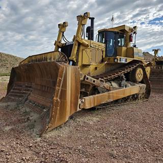 Caterpillar D10R Dozer - U Moldboard, Single Shank Ripper - 3-20