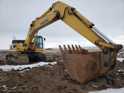 2011 Komatsu PC450LC-8 Excavator Coupler/Bucket - 6-17