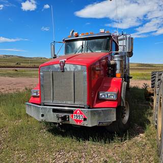 2012 Kenworth T800 Enclosed Fuel & Lube Truck - 2-72