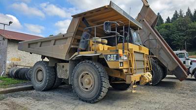 1998 Caterpillar 769D Off-Highway Truck