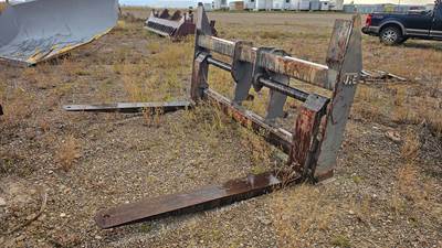 JRB Pallet Forks for Komatsu WA450-6 Wheel Loader