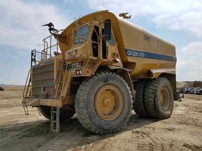 Caterpillar 777C Water Truck w/ Dump Body - 7-76