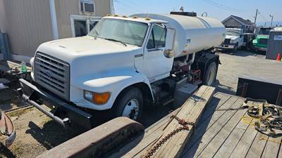 1995 Ford F-800 Water Truck