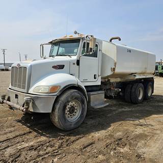 2007 Peterbilt 335 Water Truck - 20x46 axles - New Replacement Engine - 75k Total Miles - 2-56