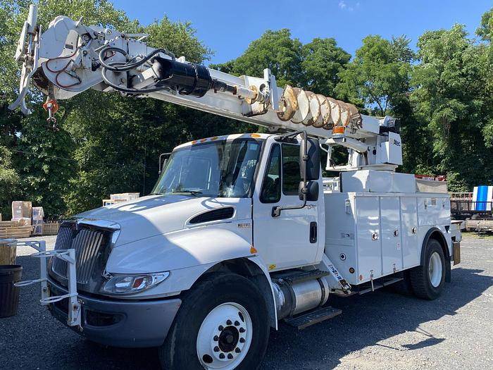REDUCED 2014 International 4300 Digger Derrick Truck Altec DC47TR Digger Derrick For Sale