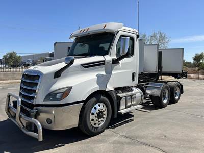 Freightliner Cascadia 116 Day Cab Truck - Detroit 430HP, 12 Speed Dt12 Automatic