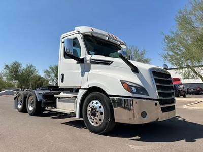 Freightliner Cascadia 125 Day Cab Truck - Detroit 450HP, Automatic