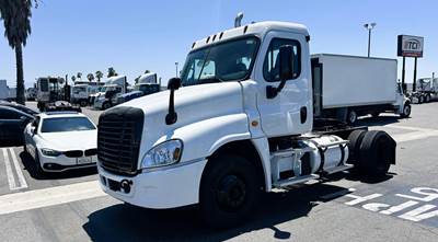 Freightliner Cascadia 125 Single Axle Day Cab Truck - Detroit 450HP, 10 Speed Ultrashift Manual