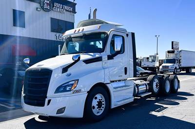 Freightliner Cascadia 126 Tri Axle Day Cab Truck - Detroit 470HP, 12 Speed Dt12 Automatic