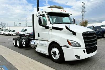 Freightliner Cascadia 126 Tri Axle Day Cab Truck - Detroit 470HP, 12 Speed Dt12 Automatic