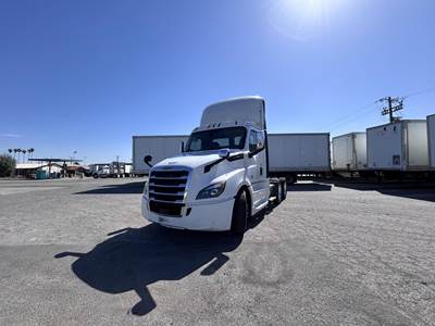 Freightliner Cascadia 126 Day Cab Truck - Detroit 400HP, 12 Speed Dt12 Automatic