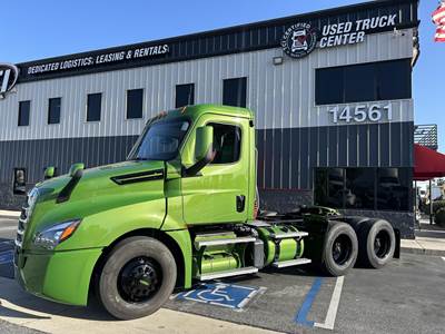 Freightliner Cascadia 126 Day Cab Truck - Detroit 450HP, 10 Speed Ultrashift Manual