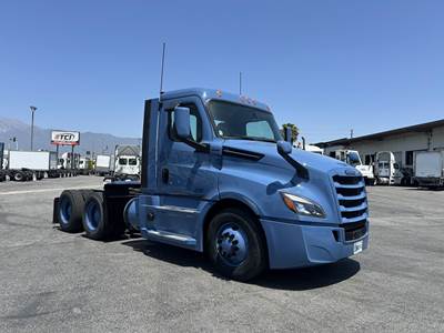 Freightliner Cascadia 126 Day Cab Truck - Detroit 450HP, 12 Speed Dt12 Automatic