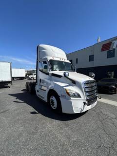 Freightliner Cascadia 126 Day Cab Truck - Detroit 450HP, 12 Speed Dt12 Amt