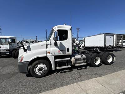 Freightliner Cascadia 126 Day Cab Truck - Detroit 450HP, 10 Speed Manual