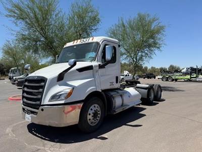 Freightliner Cascadia 126 Day Cab Truck - Cummins 400HP, 12 Speed I Shift Automatic