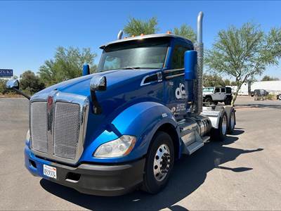 Kenworth T680 Day Cab Truck - Paccar 450HP, 10 Speed Automatic