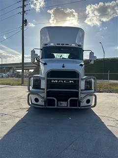 Mack Anthem 64T Day Cab Truck - MP7 425HP, Automatic