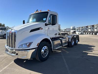 Peterbilt 579 Day Cab Truck - Paccar 455HP, 12 Speed Ultrashift Automatic