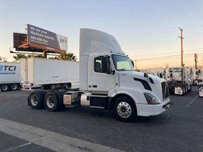 Volvo VNL64T300 Day Cab Truck - D11 375HP, Automatic