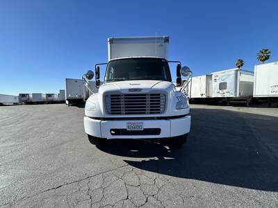 Freightliner M2 106 Box Truck - Automatic, Liftgate
