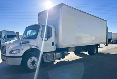 Freightliner M2 106 26 ft Box Truck - 220HP, 6 Speed Automatic