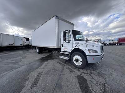 Freightliner M2 106 Box Truck - Automatic