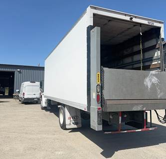 Freightliner M2 106 Box Truck - 220HP, 6 Speed Automatic
