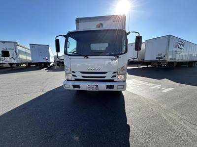 Isuzu NPR Box Truck - Automatic, Liftgate