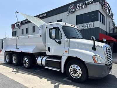 Freightliner Cascadia 125 Dump Truck - Detroit 450HP, 10 Speed Manual