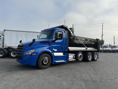 Freightliner Cascadia 126 Dump Truck - Detroit 450HP, Automatic
