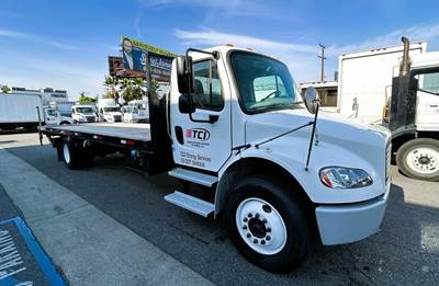 Freightliner M2 106 Flatbed Truck - 260HP, Automatic