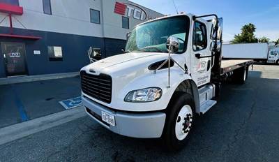 Freightliner eM2 106 Flatbed Truck - 260HP, 6 Speed Automatic