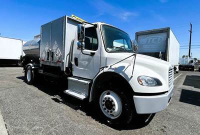 Freightliner M2 106 Fuel & Lube Truck - Detroit, 260HP, Automatic