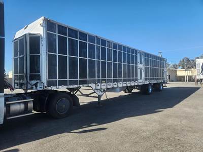Merritt 51ft Tandem Axle Aluminum Livestock Trailer - Air Ride
